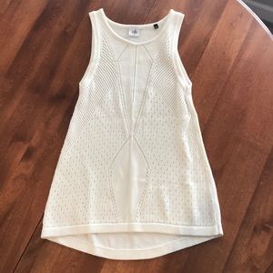 CAbi tennis tank